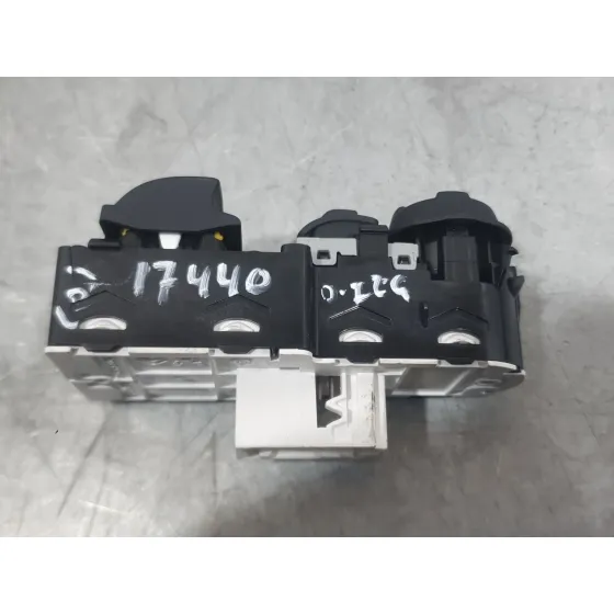 Mando Elevalunas Delantero Izquierdo para Opel Corsa F (P2Jo)