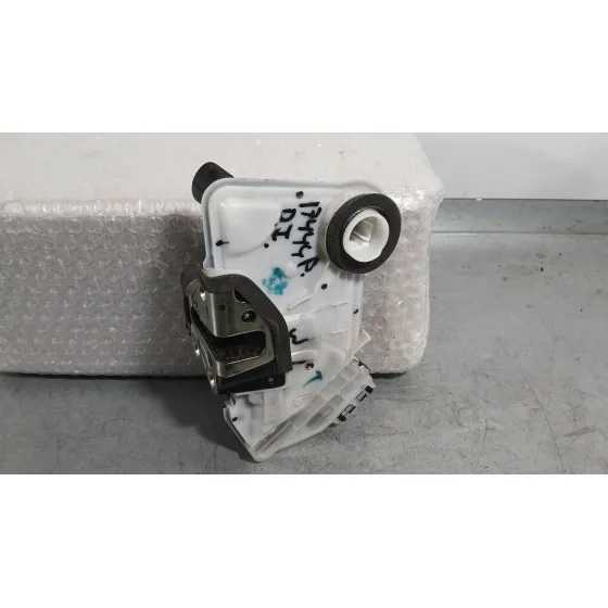 Cerradura Puerta Delantera Izquierda para Toyota Corolla Ranchera Familiar (_E21_)