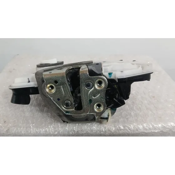 Cerradura Puerta Delantera Izquierda para Toyota Corolla Ranchera Familiar (_E21_)