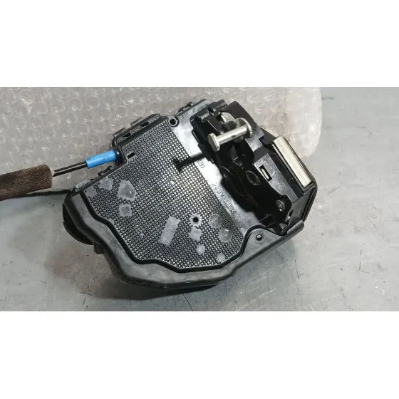 Cerradura Puerta Trasera Derecha para Toyota Corolla Ranchera Familiar (_E21_)