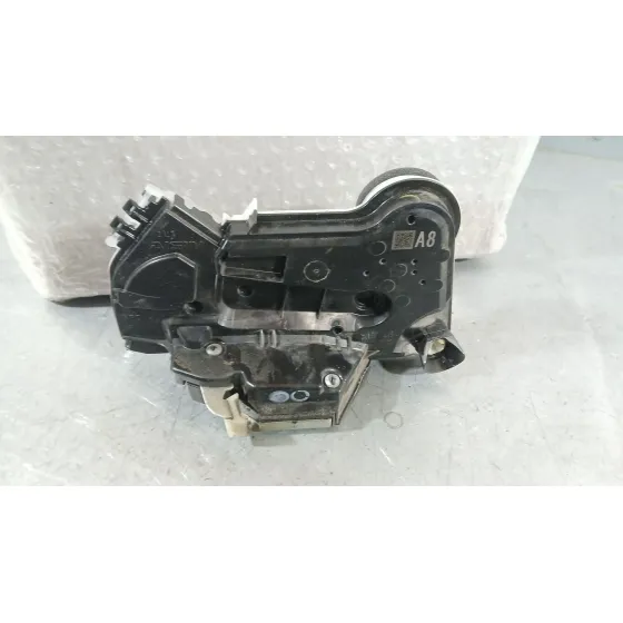 Cerradura Puerta Trasera Izquierda para Toyota Corolla Ranchera Familiar (_E21_)