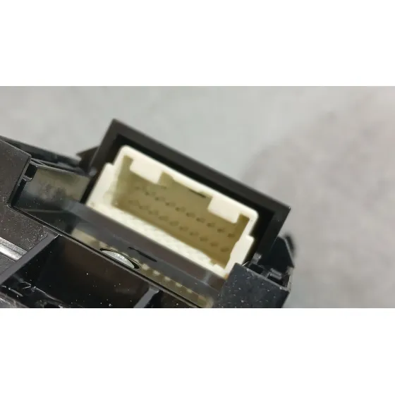Mando Elevalunas Delantero Izquierdo para Toyota Corolla Ranchera Familiar (_E21_)