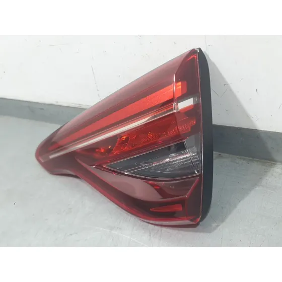 Piloto Trasero Derecho Interior para Mitsubishi Colt