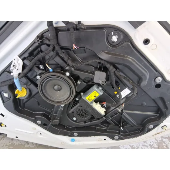 Elevalunas Trasero Izquierdo para Bmw 1 (F40)