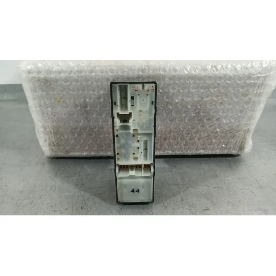 Mando Elevalunas Delantero Izquierdo para Nissan Note (E12)