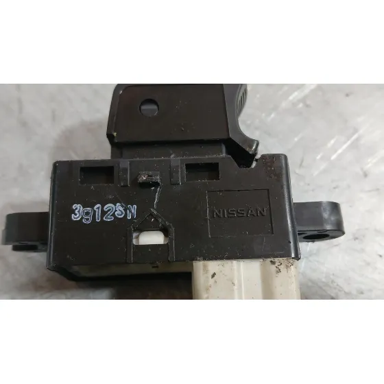 Mando Elevalunas Trasero Izquierdo para Nissan Note (E12)