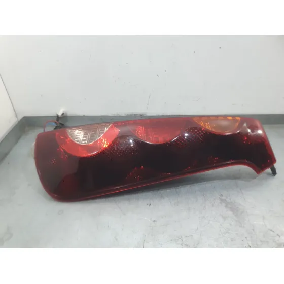 Piloto Trasero Derecho para Nissan Note (E12)