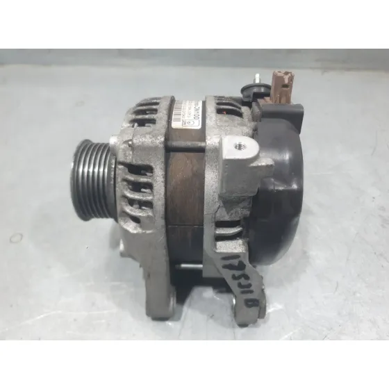 Alternador para Toyota Auris (_E18_)