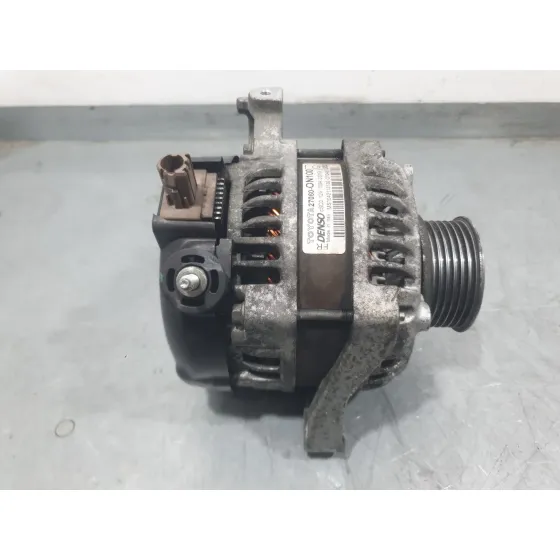 Alternador para Toyota Auris (_E18_)
