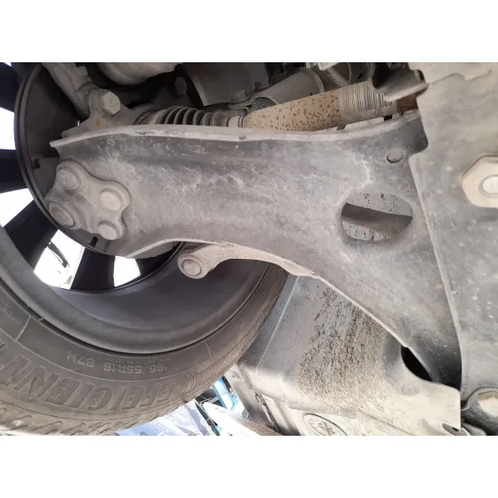 Brazo Suspension Inferior Delantero Derecho para Renault Clio V (B7_)