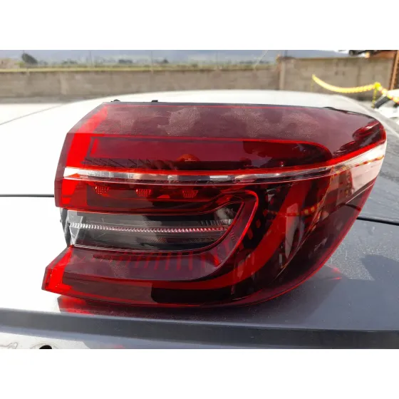 Piloto Trasero Derecho Exterior para Renault Clio V (B7_)