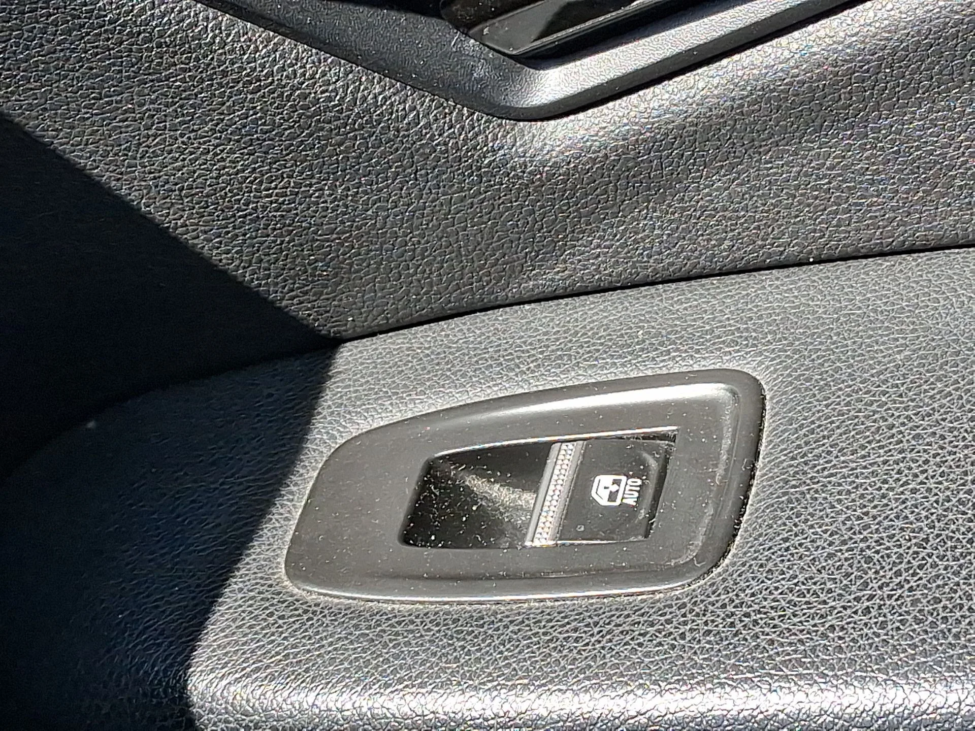 Mando Elevalunas Delantero Derecho para Renault Megane E-Tech Suv