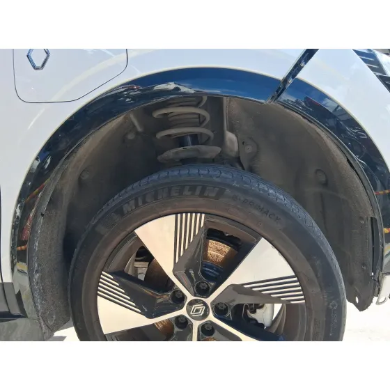 Plastico Pase Rueda Del. Dch. para Renault Megane E-Tech Suv