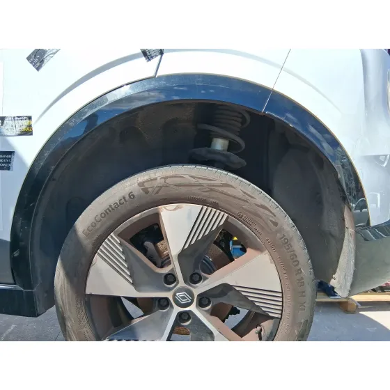 Plastico Pase Rueda Tras. Izq. para Renault Megane E-Tech Suv