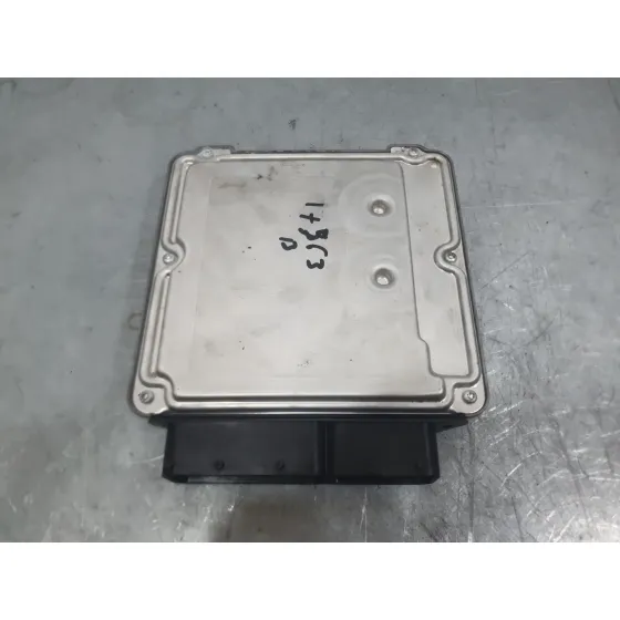 Centralita Motor Uce para Audi A4 B7 (8Ec)