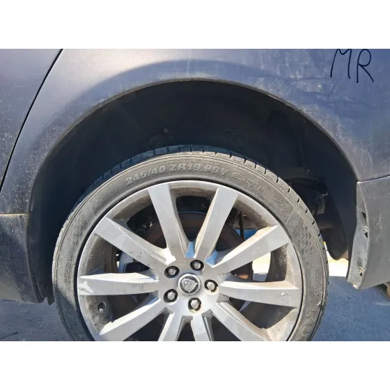 Plastico Pase Rueda Tras. Izq. para Jaguar Xf I (X250)
