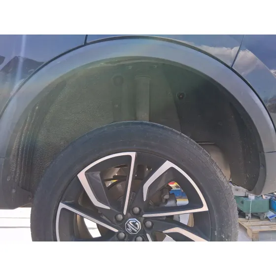 Plastico Pase Rueda Tras. Izq. para Mg Zs Suv (Azs1)