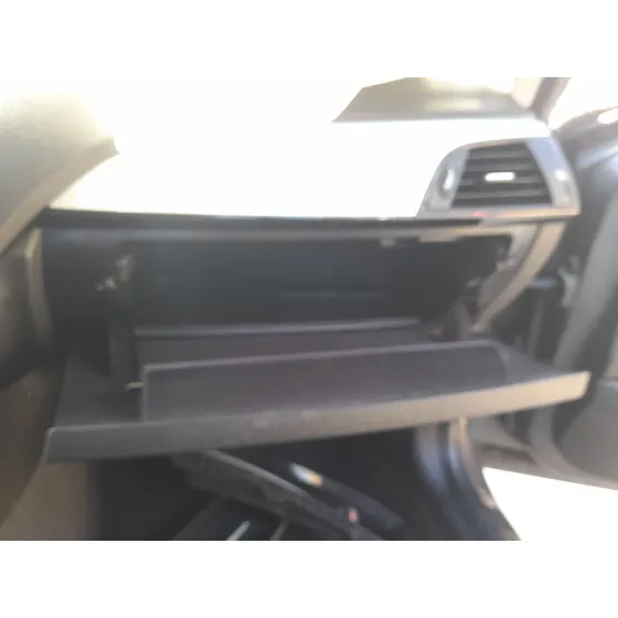 Guantera para Bmw 1 (F20)