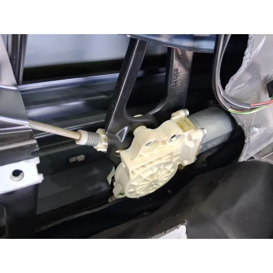 Elevalunas Delantero Izquierdo para Mercedes-Benz Clase E (W211)