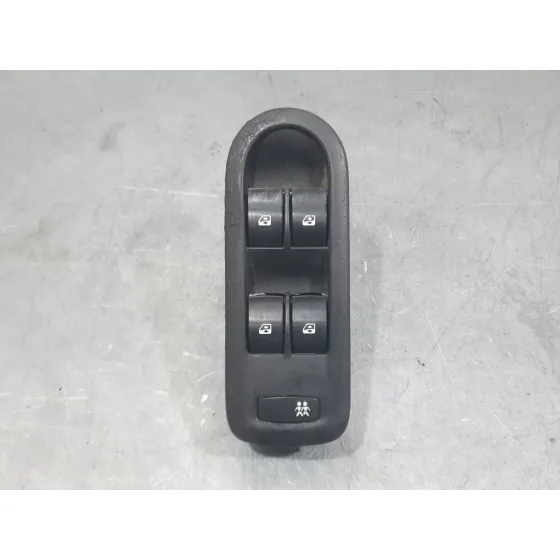 Mando Elevalunas Delantero Izquierdo para Renault Megane Ii (Bm0/1_, Cm0/1_)