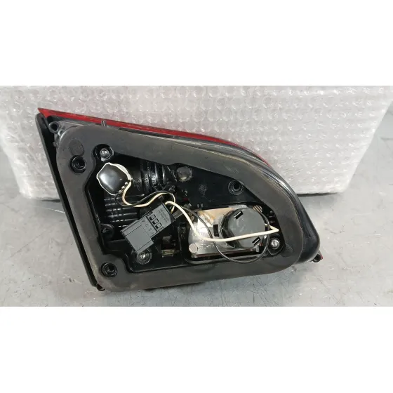 Piloto Trasero Derecho Interior para Opel Astra J Sports Tourer (P10)