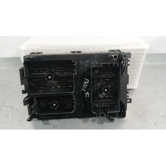 Caja Reles / Fusibles para Opel Astra J Sports Tourer (P10)