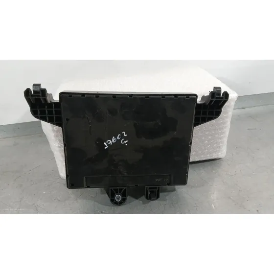 Caja Reles / Fusibles para Opel Astra J Sports Tourer (P10)