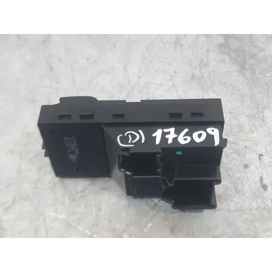Mando Elevalunas Delantero Derecho para Opel Astra J (P10)