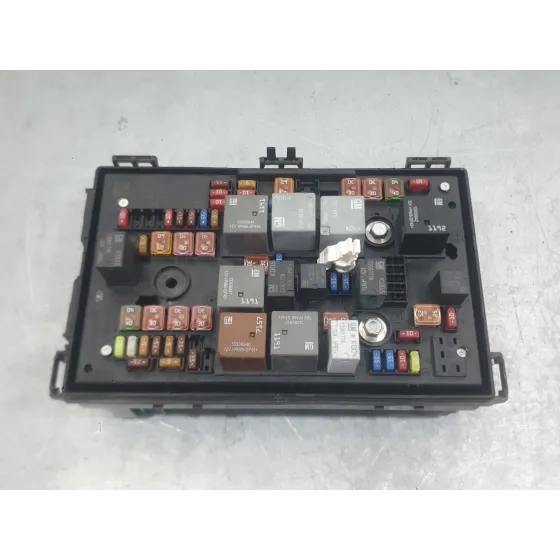 Caja Reles / Fusibles para Opel Astra J (P10)