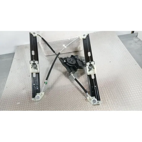 Elevalunas Delantero Derecho para Seat Ibiza V (Kj1, Kjg)