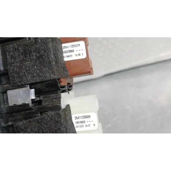 Mando Elevalunas Delantero Izquierdo para Dacia Sandero Iii