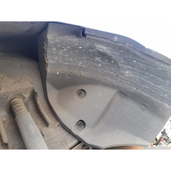 Plastico Pase Rueda Tras. Izq. para Dacia Duster (Hm_)