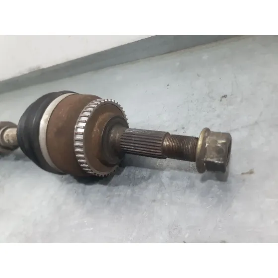 Transmision Delantera Izquierda para Nissan Primera Hatchback (P12)