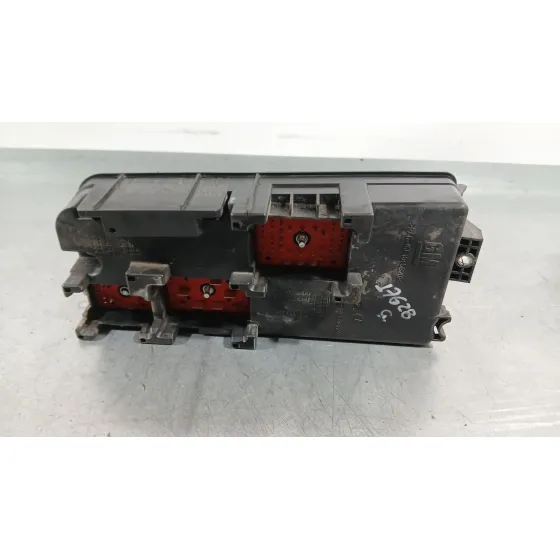 Caja Reles / Fusibles para Opel Vectra C Gts (Z02)