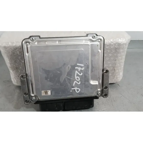 Centralita Motor Uce para Opel Corsa F (P2Jo)