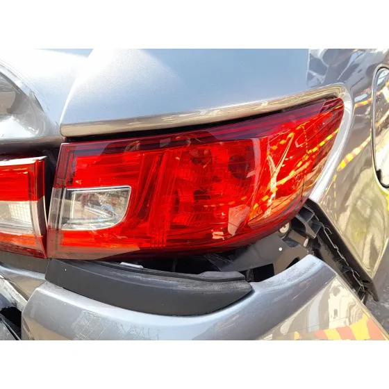 Piloto Trasero Derecho Exterior para Renault Clio Iv (Bh_)