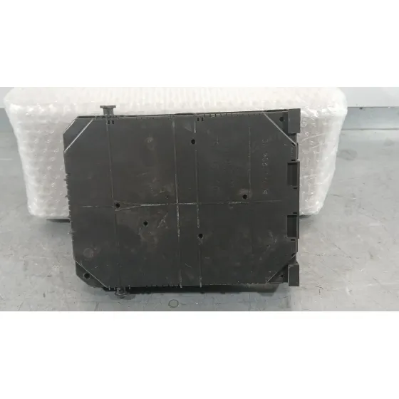 Caja Reles / Fusibles para Opel Corsa F (P2Jo)