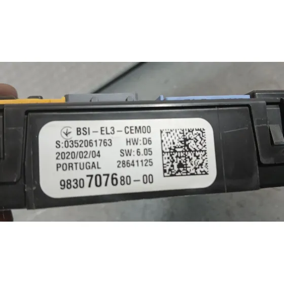 Caja Reles / Fusibles para Opel Corsa F (P2Jo)