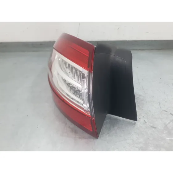 Piloto Trasero Izquierdo Exterior para Ford Mondeo V Hatchback (Ce)