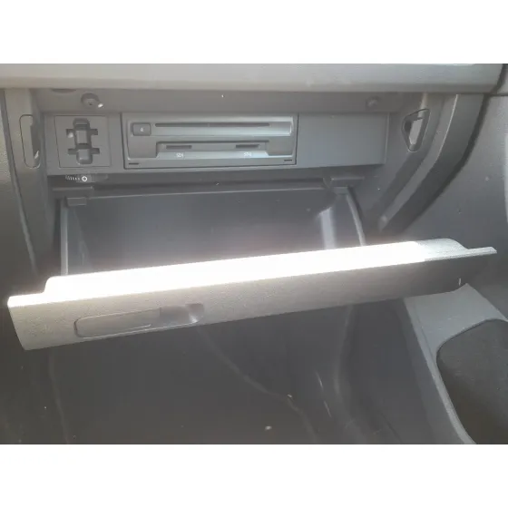 Guantera para Volkswagen Tiguan (Ad1, Ax1)