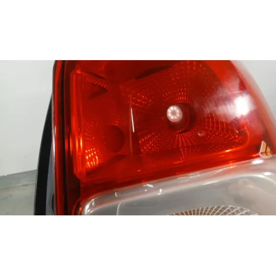 Piloto Trasero Derecho para Dacia Duster (Hs_)