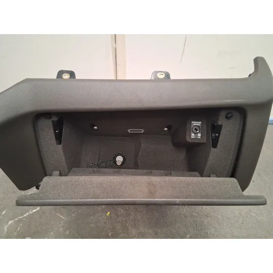 Guantera para Porsche Macan (95B)