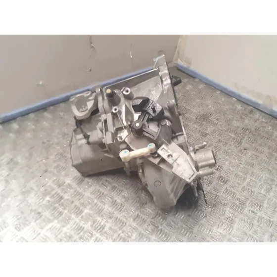 Caja Cambios para Opel Corsa F (P2Jo)