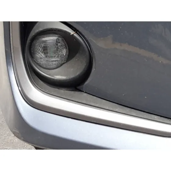 Faro Antiniebla Derecho para Toyota Corolla Sedan (_E21_)