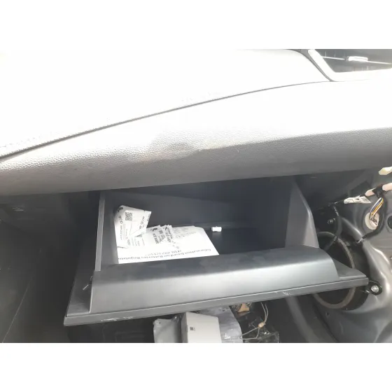 Guantera para Toyota Corolla Sedan (_E21_)