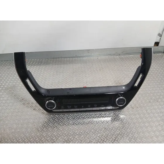 Mando Climatizador para Toyota Corolla Sedan (_E21_)
