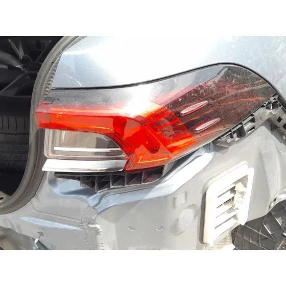 Piloto Trasero Derecho Exterior para Toyota Corolla Sedan (_E21_)