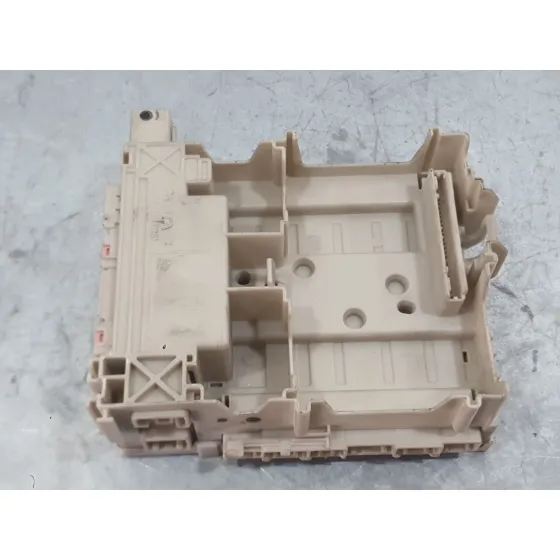 Caja Reles / Fusibles para Toyota Aygo (_B4_)