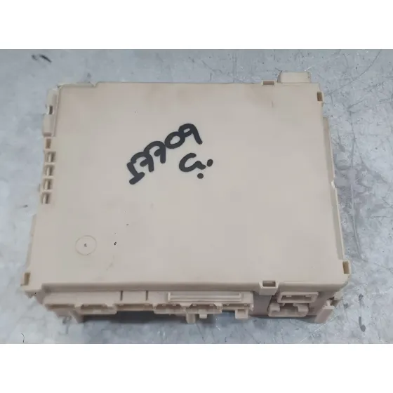 Caja Reles / Fusibles para Toyota Aygo (_B4_)