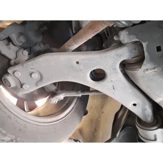 Brazo Suspension Inferior Delantero Derecho para Ford Focus Iii